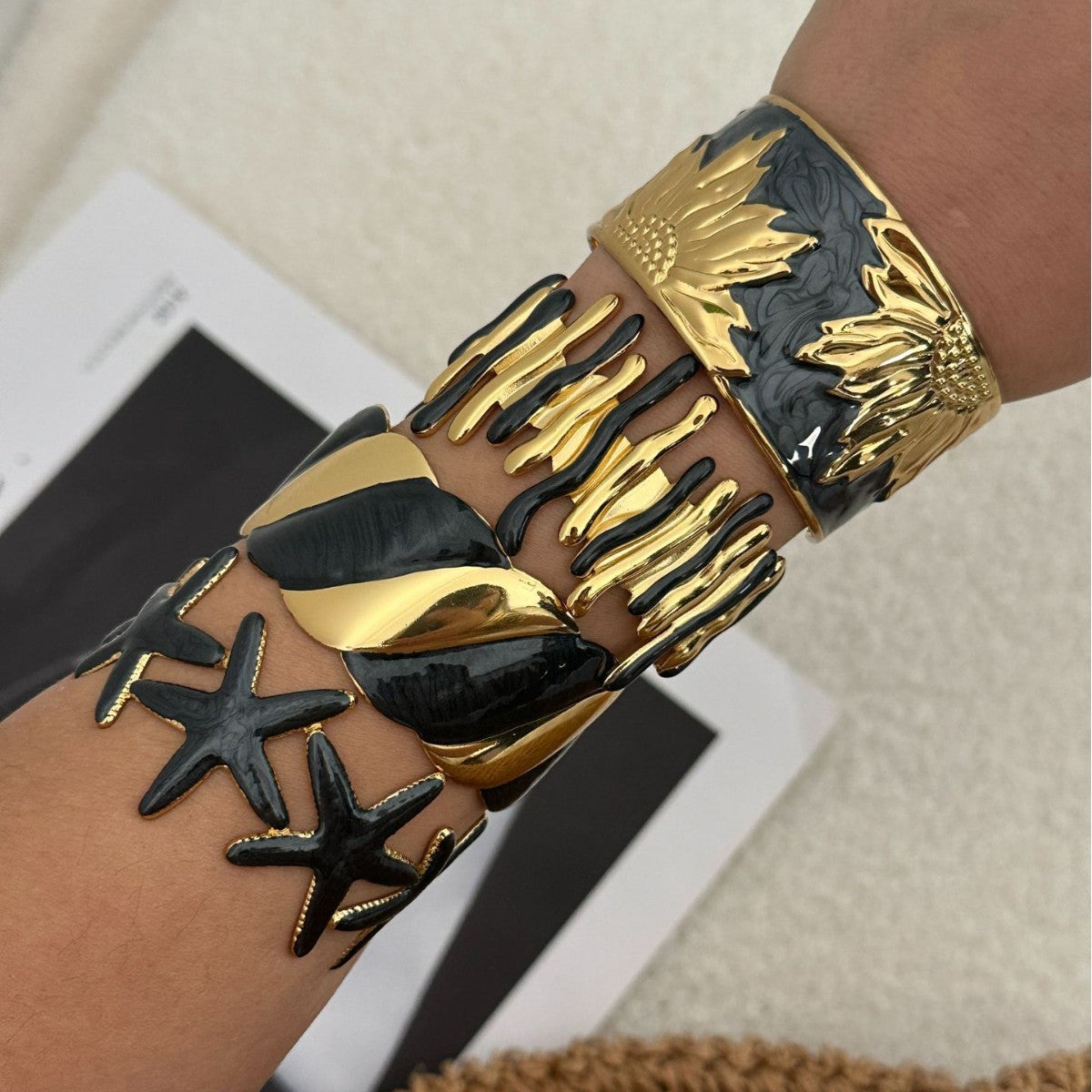 Elegant Gold Plated Starfish Pattern Stainless Steel Open Cuff Bracelet
