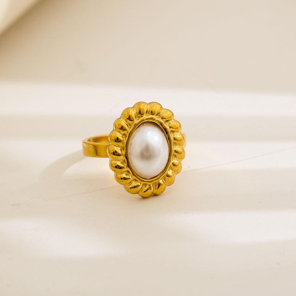 Anello Minimalista Rotondo da Donna in Acciaio al Titanio con Finitura Smaltata e Placcatura in Oro 18K