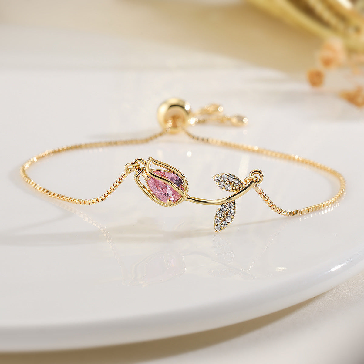 Fashionable Floral Bracelet for Women Made of Copper with 18K Gold Plating and Zircon Inlay, Geometric and Irregular Design, Minimalist Chic Style