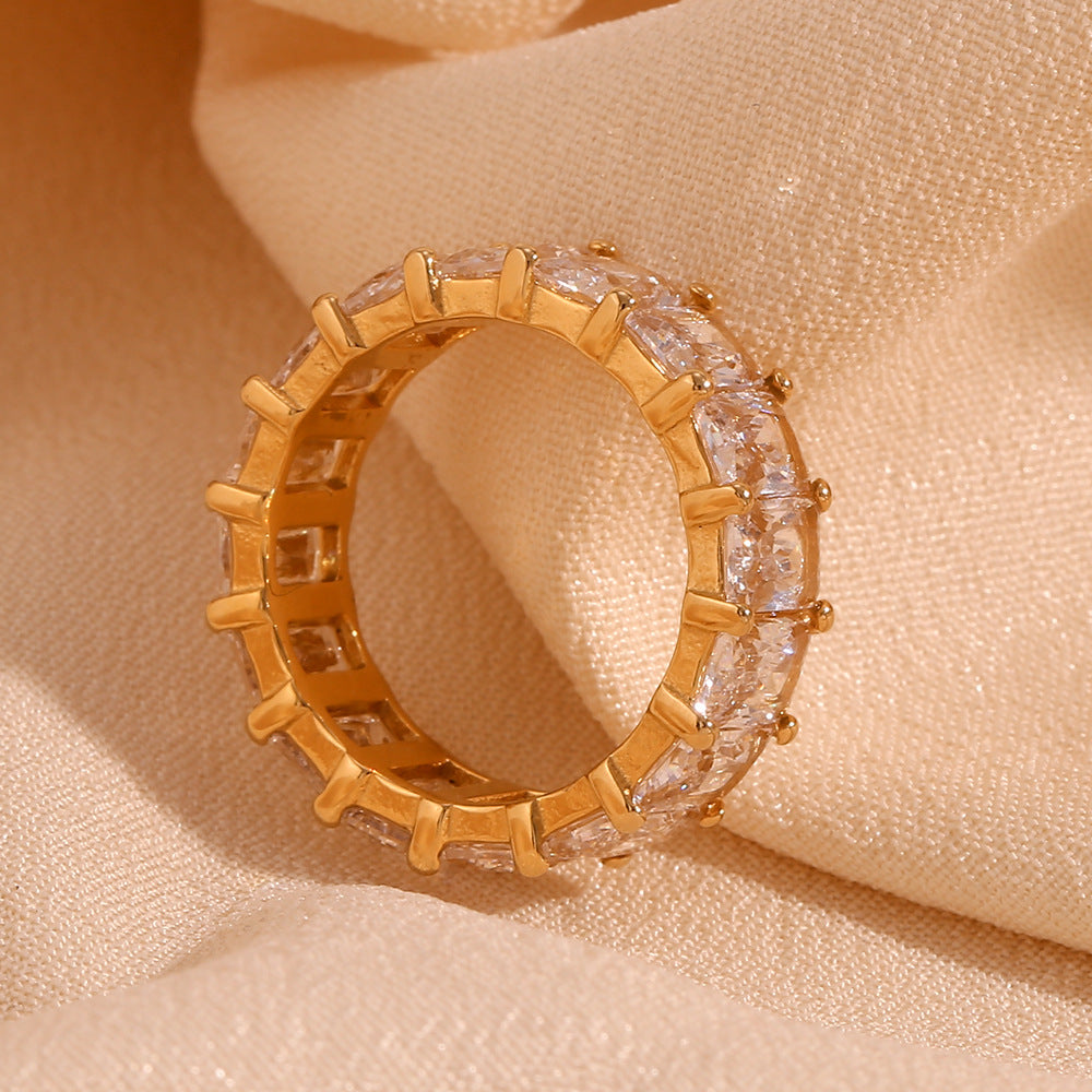 Anello in Acciaio Inossidabile Geometrico alla Moda con Placcatura in Oro 18K e Zirconi Quadrati 4A Microincastonati da Donna