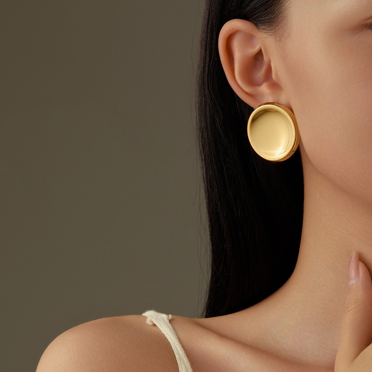 Pendientes de mujer de acero de titanio pulido con forma de corazón, minimalistas y a la moda, con acabado chapado