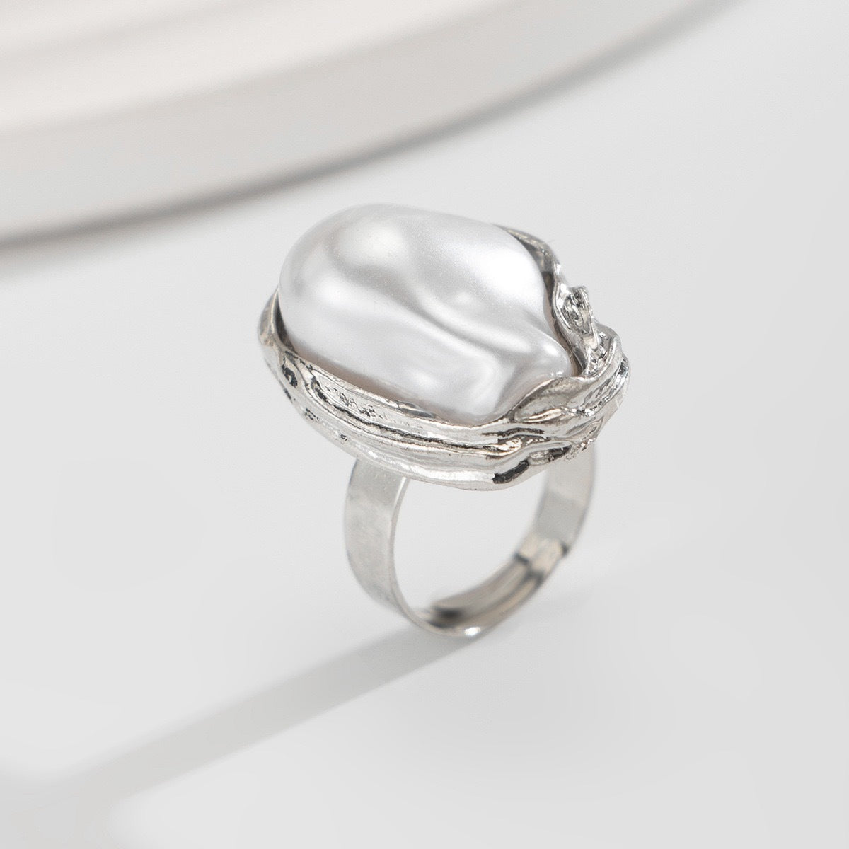 Exaggerated Textured 3D Heart Geometric Alloy Ring for Women