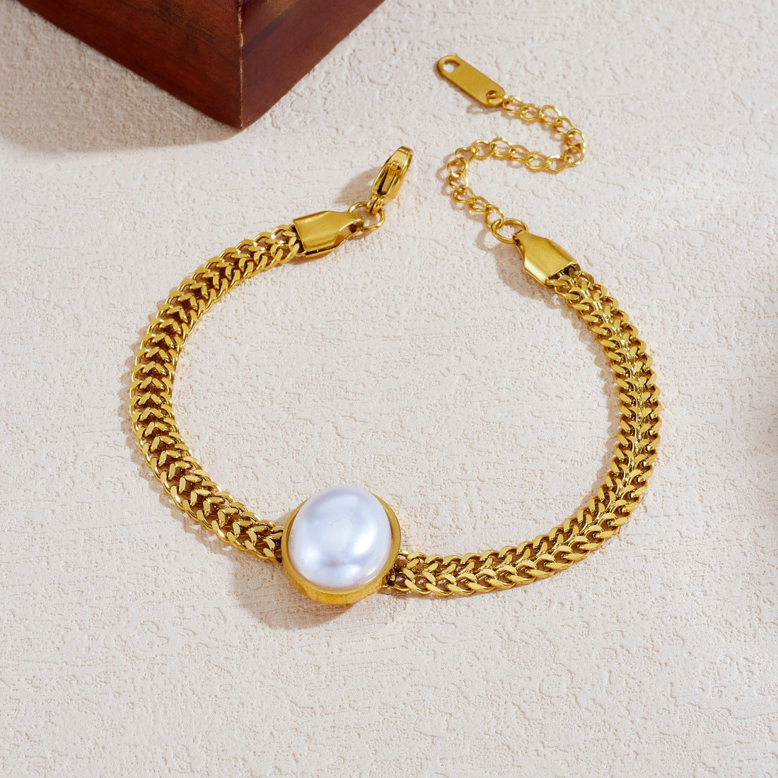 Vintage Gold Plated Stainless Steel Oval Geometric Imitation Pearl Bracelet