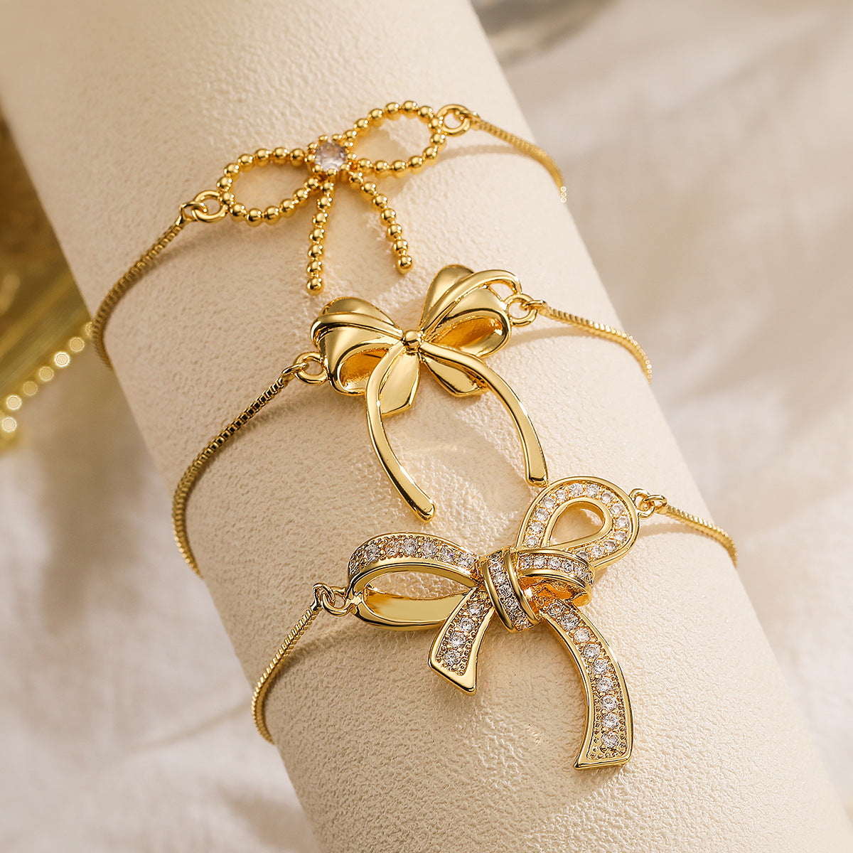 Sweet Style Bowknot-Shaped Hand Chain for Women Made of Brass with Real Gold Plating and Micro-Paved Zirconia
