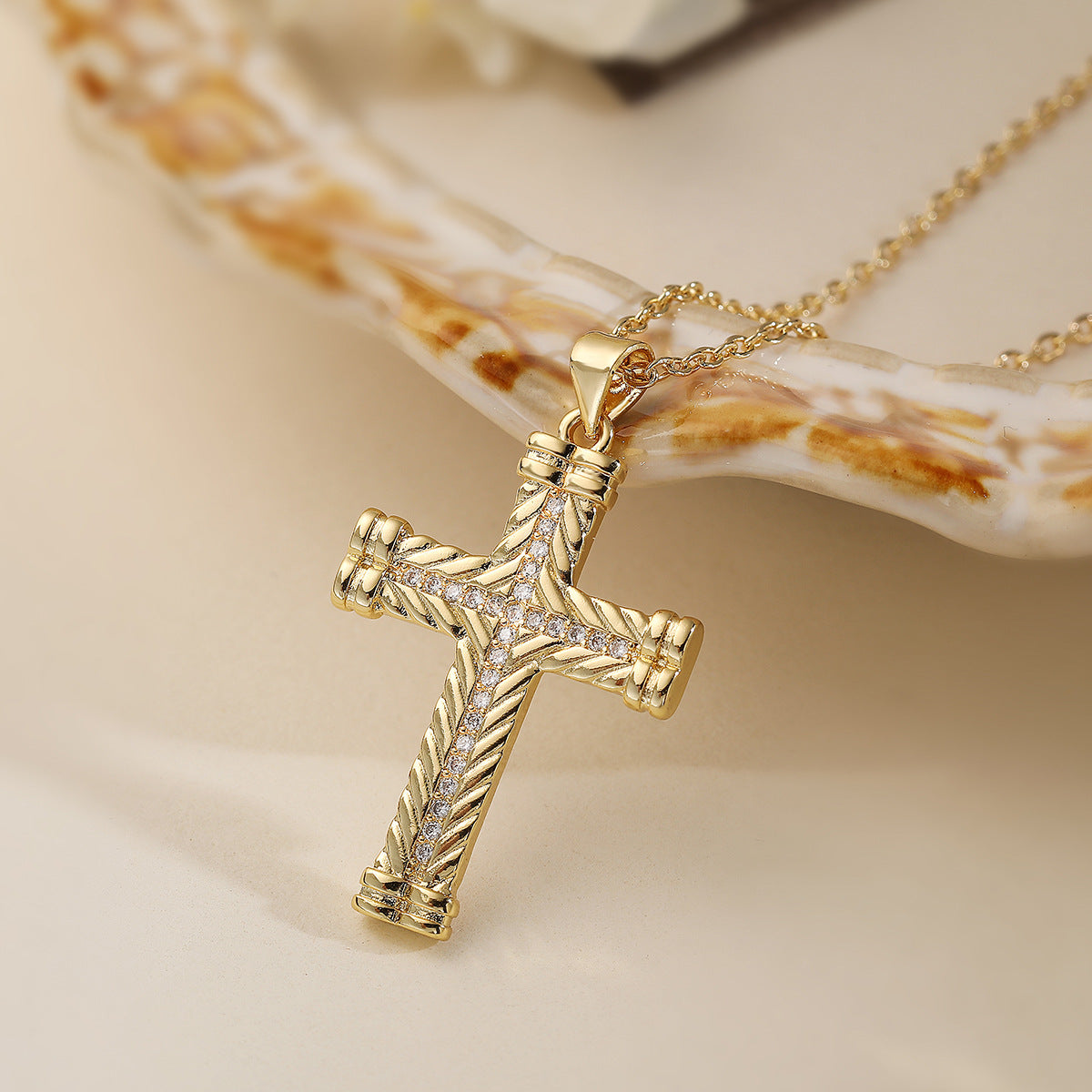 Collana con Pendente a Croce Minimalista da Donna con Rame Placcato Oro e Intarsio in Zirconi su Catena Delicata