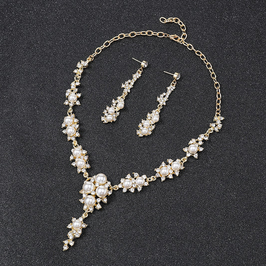 Conjunto de collar minimalista de perlas para mujer con colgante de aleación y acabado galvanizado, cadena a la altura de la clavícula y pendientes a juego