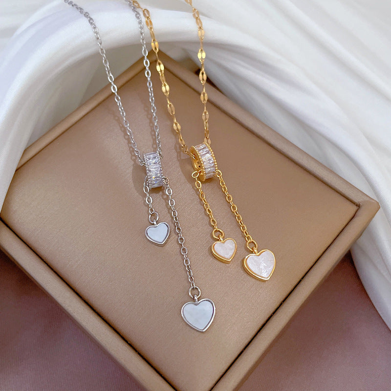 Exotic Style Stainless Steel Lip Chain Necklace with Titanium Steel Heart Shell Pendant and Rhinestone Inlay