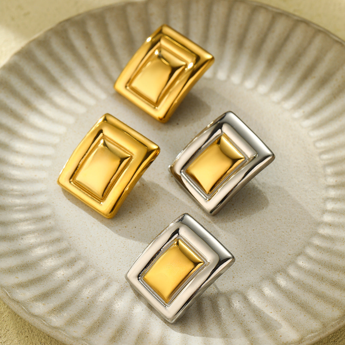Pendientes Minimalistas Cuadrados de Acero Titanio con Acabado Galvanizado para Mujer, a la Moda, para la Oficina, Hipoalergénicos de Acero Inoxidable