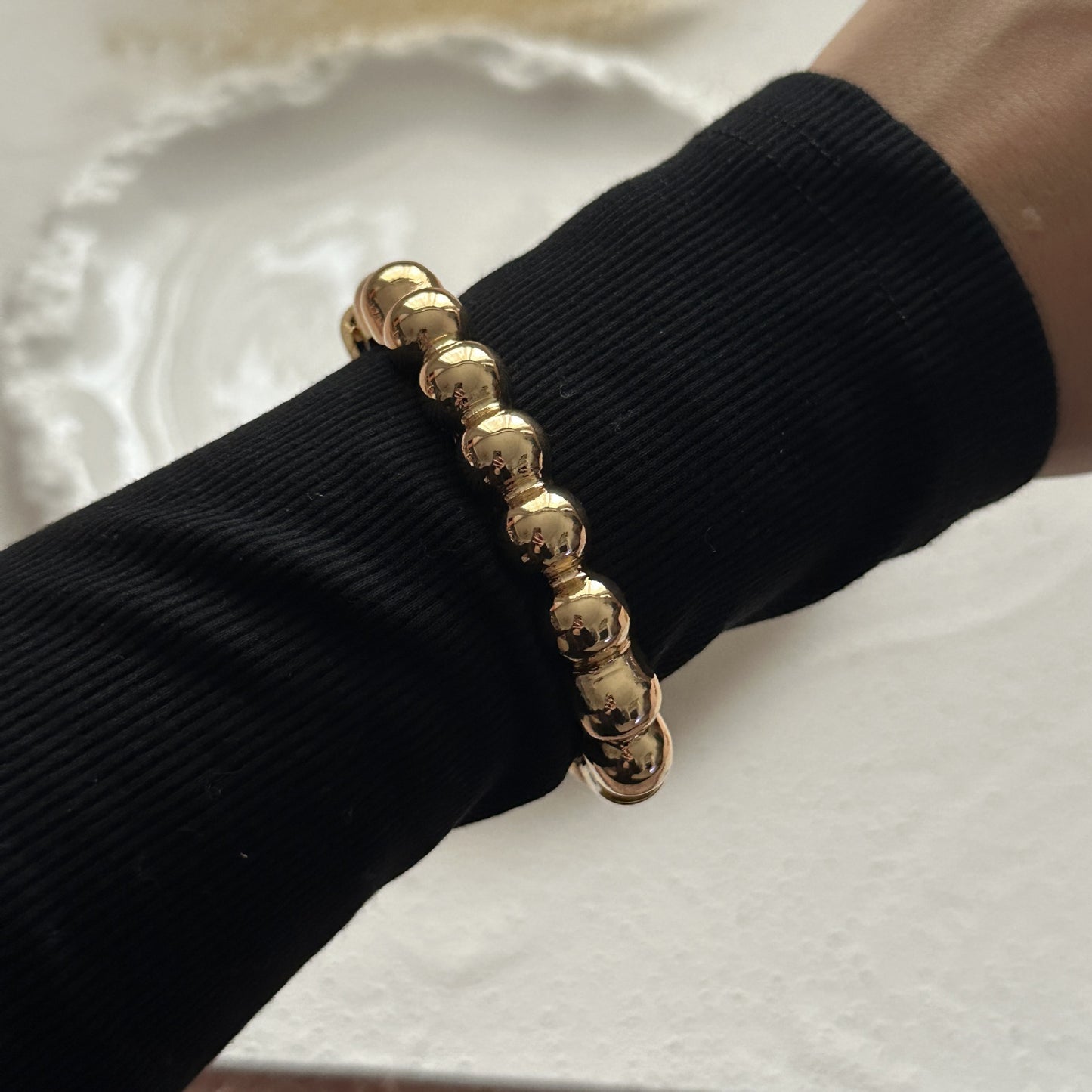 Bracciale rigido aperto in lega geometrica placcata alla moda