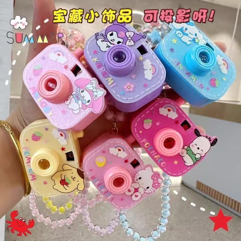 Collana con Pendente a Forma di Personaggio dei Cartoni Animati per Bambini con Fotocamera a Proiezione in Resina su Catena a Sfere, Simpatico Regalo di Compleanno per Ragazze dai 3 ai 10 Anni