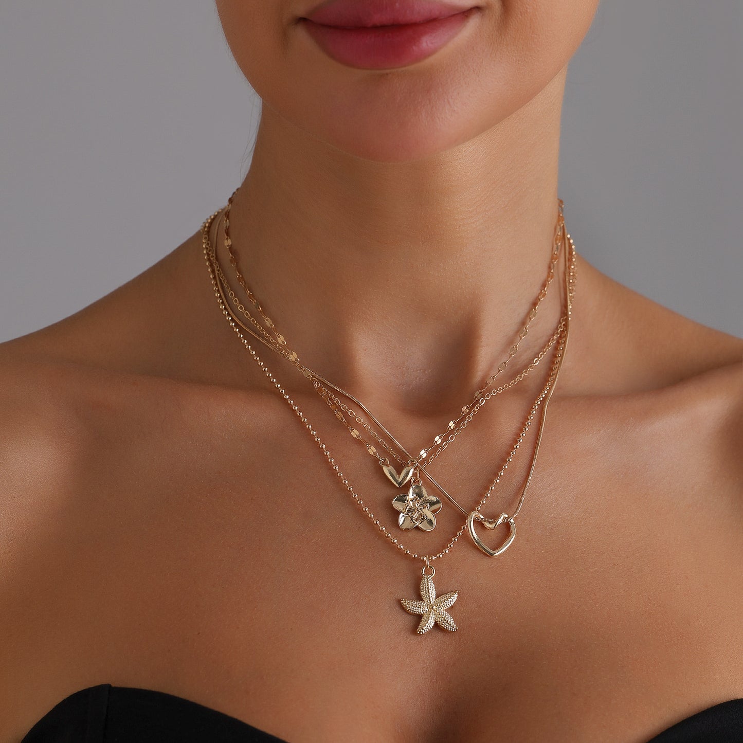 Vintage Floral Heart-Shaped Alloy Pendant Necklace with Plated Finish for Women