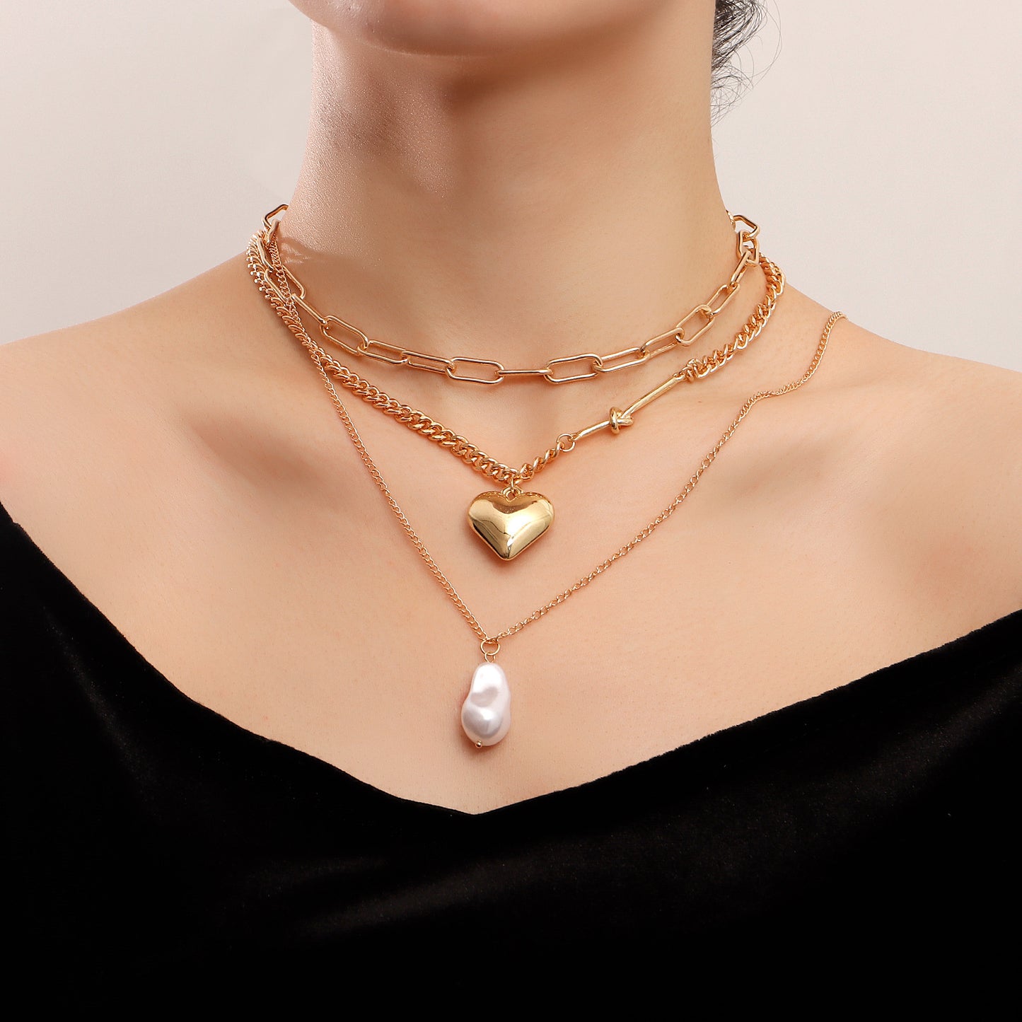 Minimalist Large Heart Pendant Necklace for Women Alloy Chain with Plated Finish