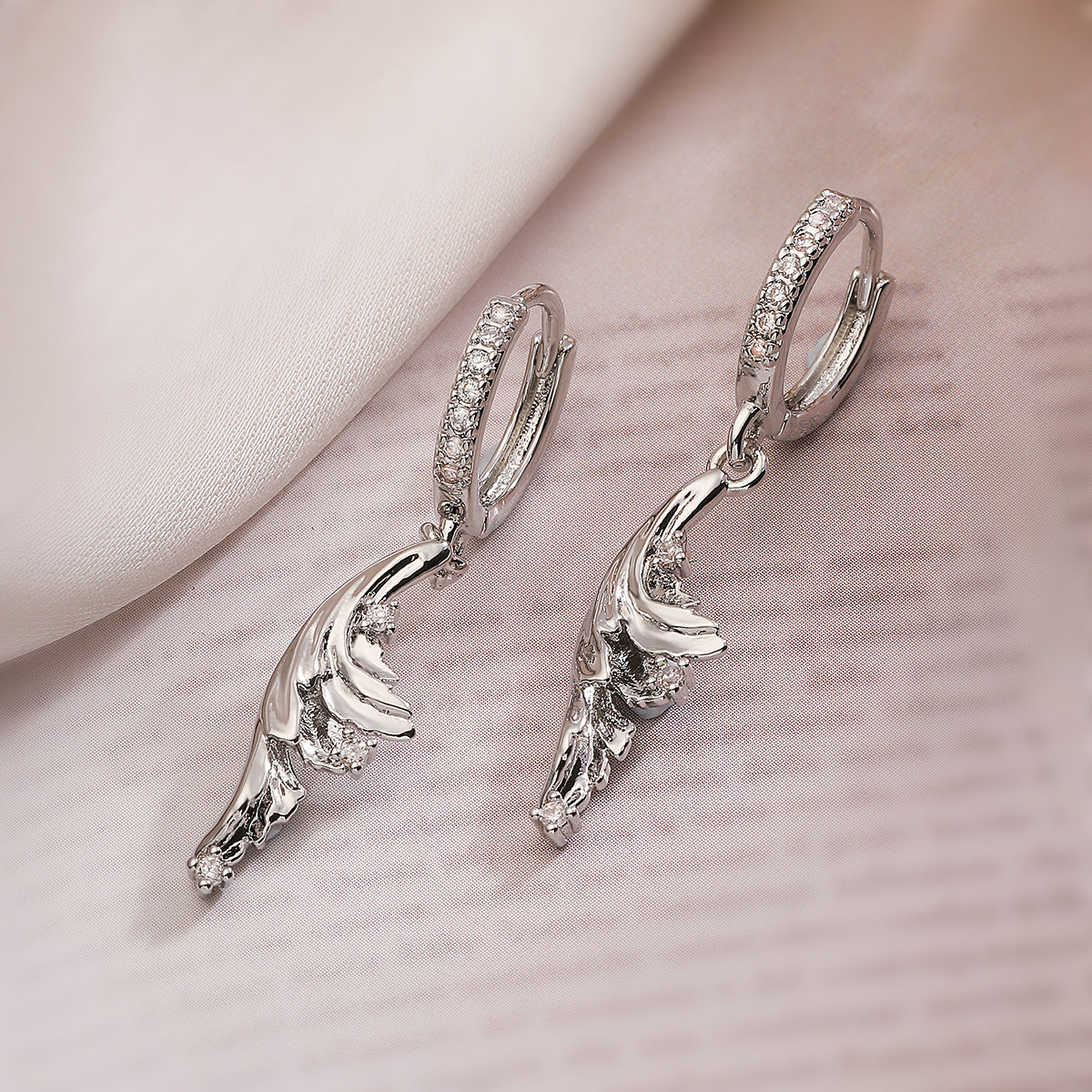 Minimalist Ginkgo Leaf Shaped Earrings for Women with Zircon Inlay on Copper Base