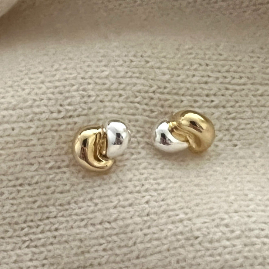 Orecchini da donna minimalisti placcati in argento sterling 925 con lettera e luna