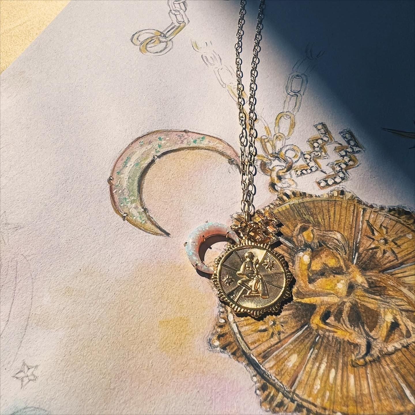 Collana con Pendente Vintage Segno Zodiacale Luna con Opale in Rame con Zirconi Micro-Pave, a Mezzaluna, Catenina Regolabile per Clavicola