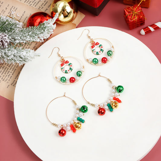 Pendientes de aro de aleación con forma de personaje de dibujos animados, con perla y cascabeles de colores, para mujer, regalo festivo de Navidad y Año Nuevo