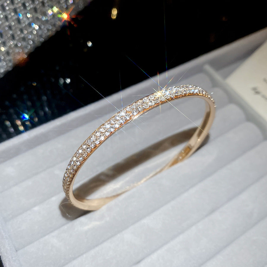 Elegante Pulsera de Cobre de Lujo con Incrustaciones de Pedrería Diseño Geométrico Redondo Brazalete Versátil de Moda para Mujer