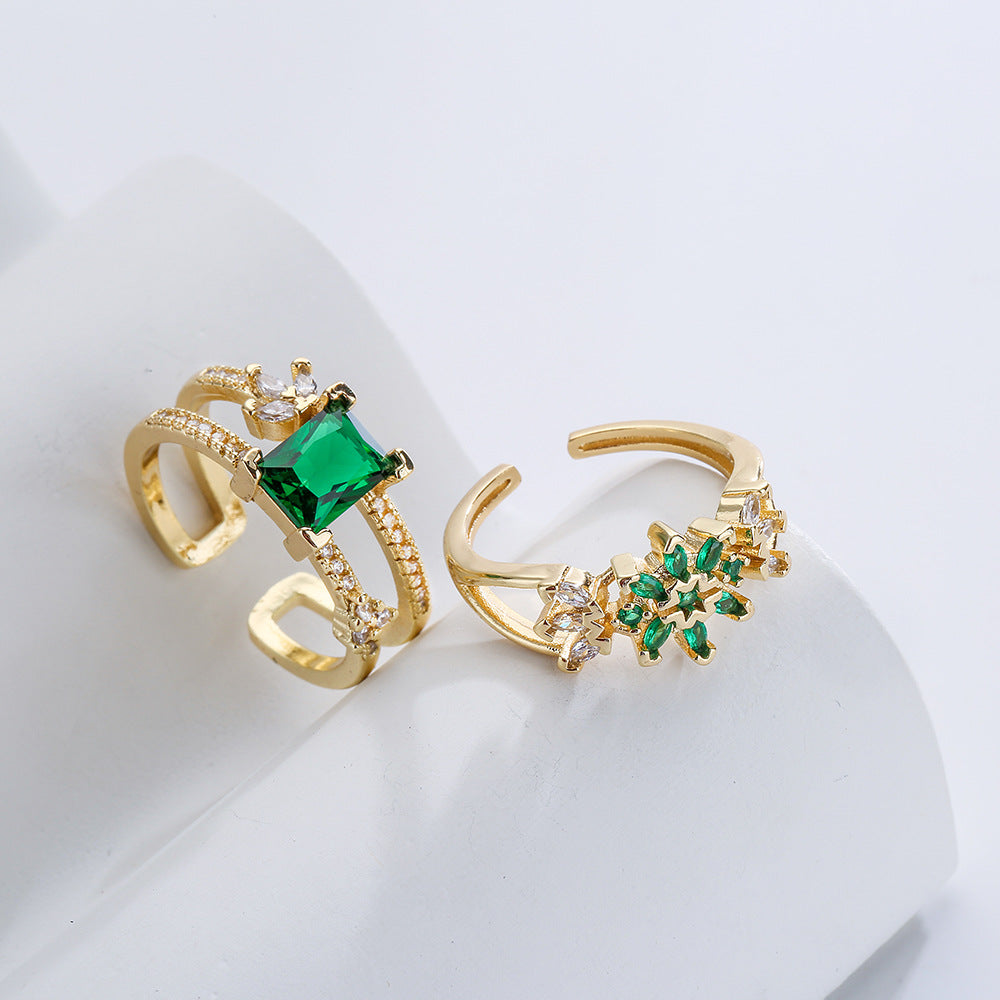 Anello minimalista geometrico in rame placcato oro 18K con zirconi verdi micro-incastonati da donna