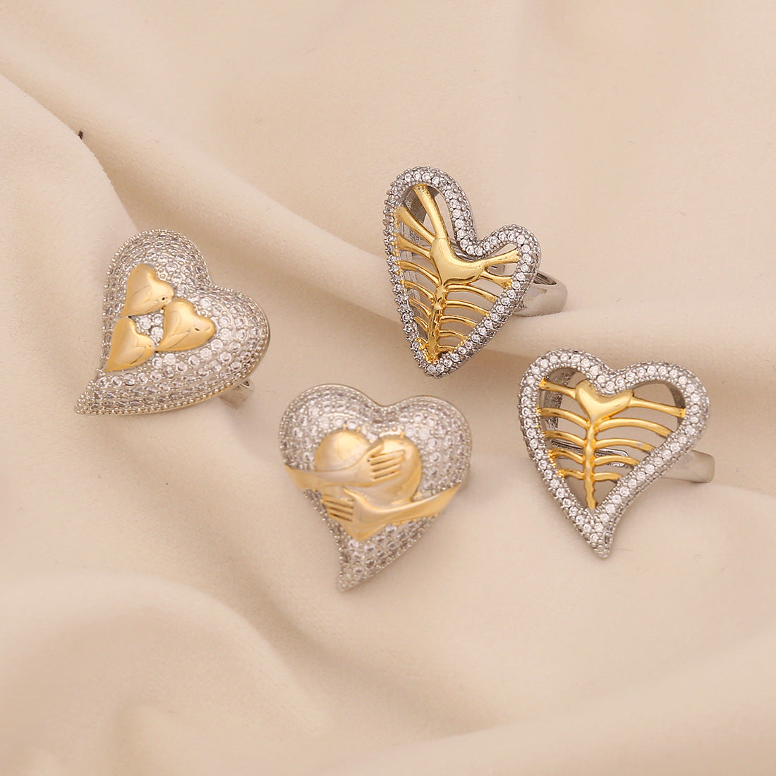 Anello da donna personalizzato in rame a forma di cuore cavo placcato oro