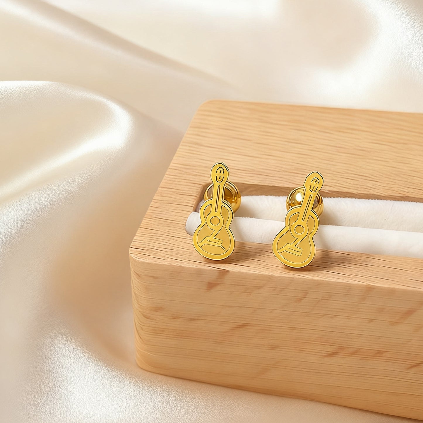 Orecchini a perno da donna in acciaio inossidabile placcati oro, di lusso, casual, a forma di animale