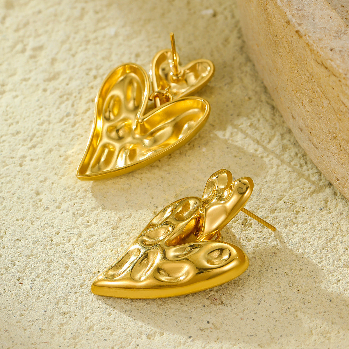 Aretes de aro de acero inoxidable en forma de corazón estilo vintage con flecos con volantes y acabado chapado para mujer