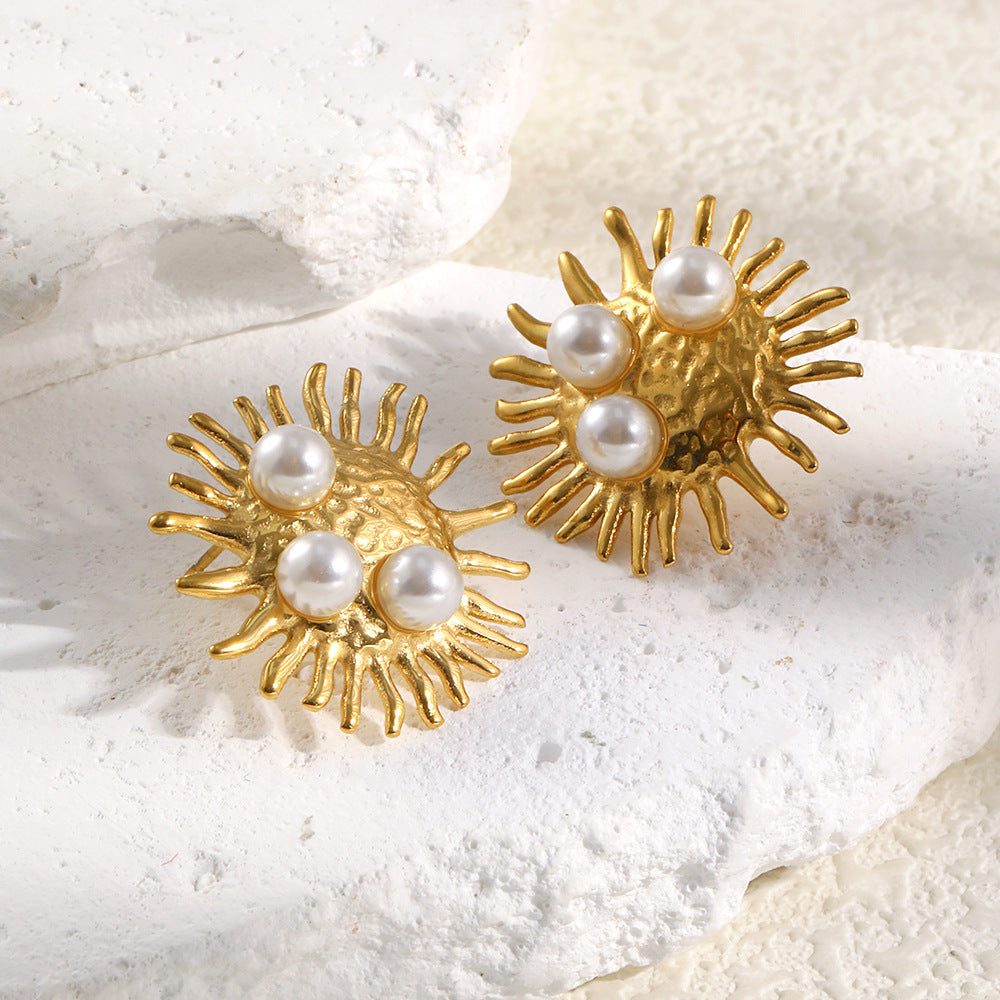Vintage Old Money Style Geometric Stainless Steel 18K Gold Plated Pearl Sunburst Stud Earrings for Women