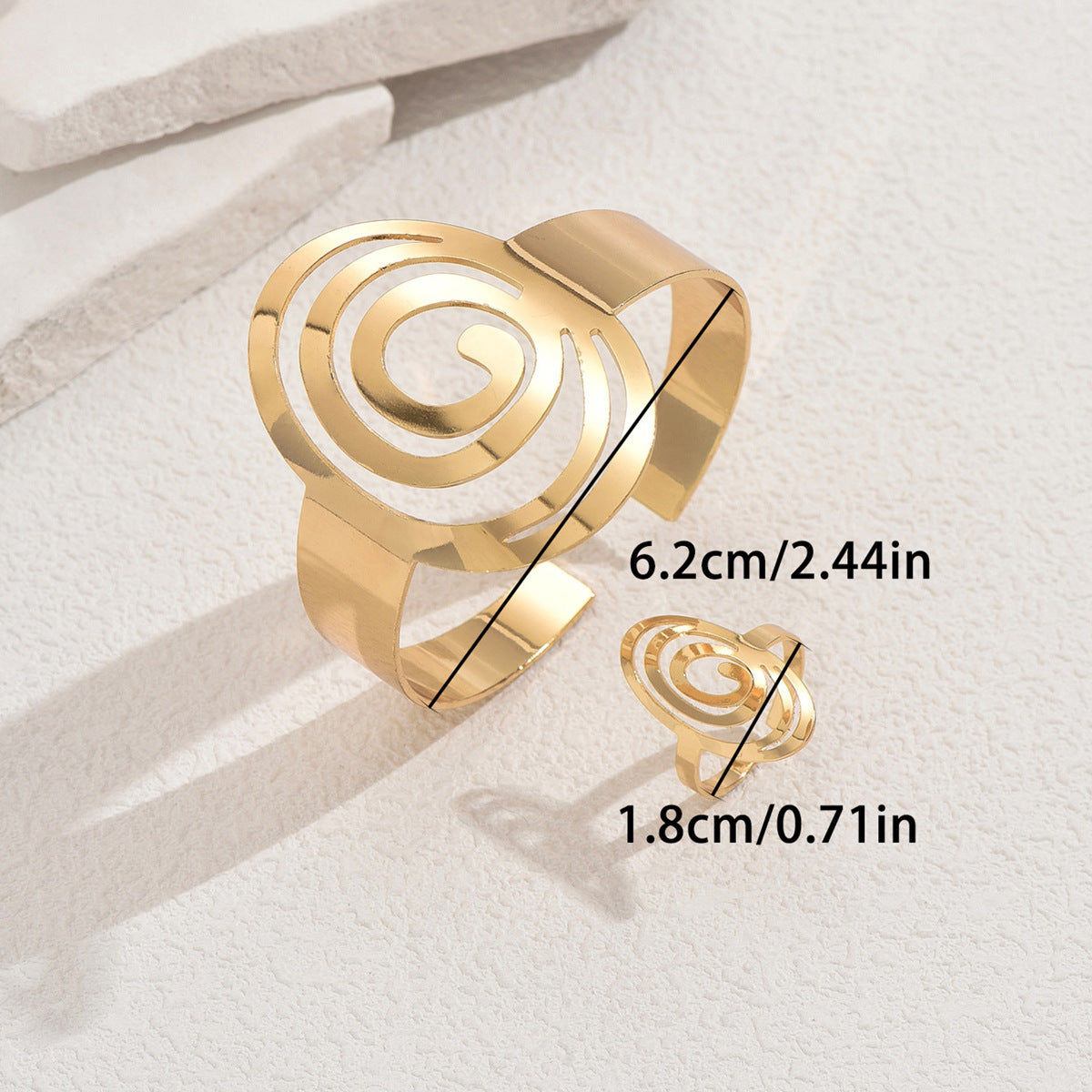 Conjunto de pulsera y anillo de aleación de zinc minimalista geométrico para mujer con diseño calado y banda abierta ajustable