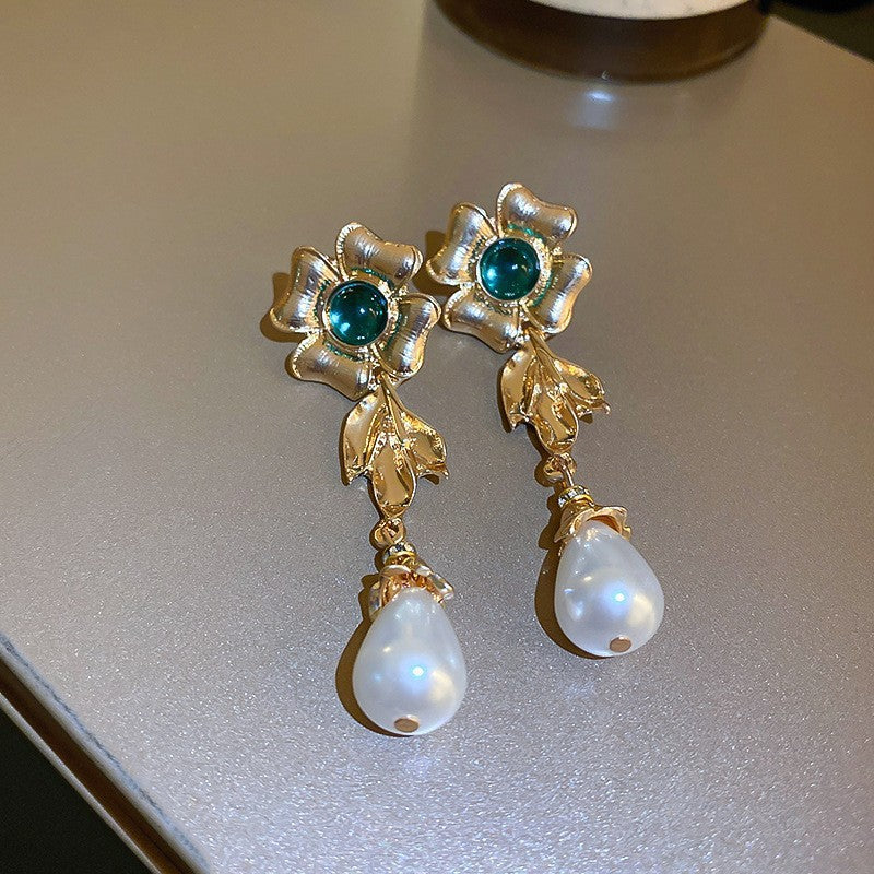 Vintage Geometric Metal Stud Earrings with Round Pearl Accents and Silver-Plated Posts for Women