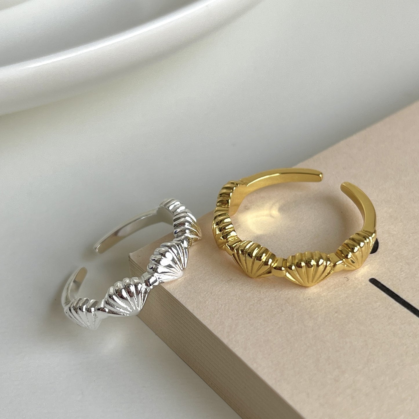 Minimalist Seashell-Shaped 925 Sterling Silver Ring for Women with Geometric Detail