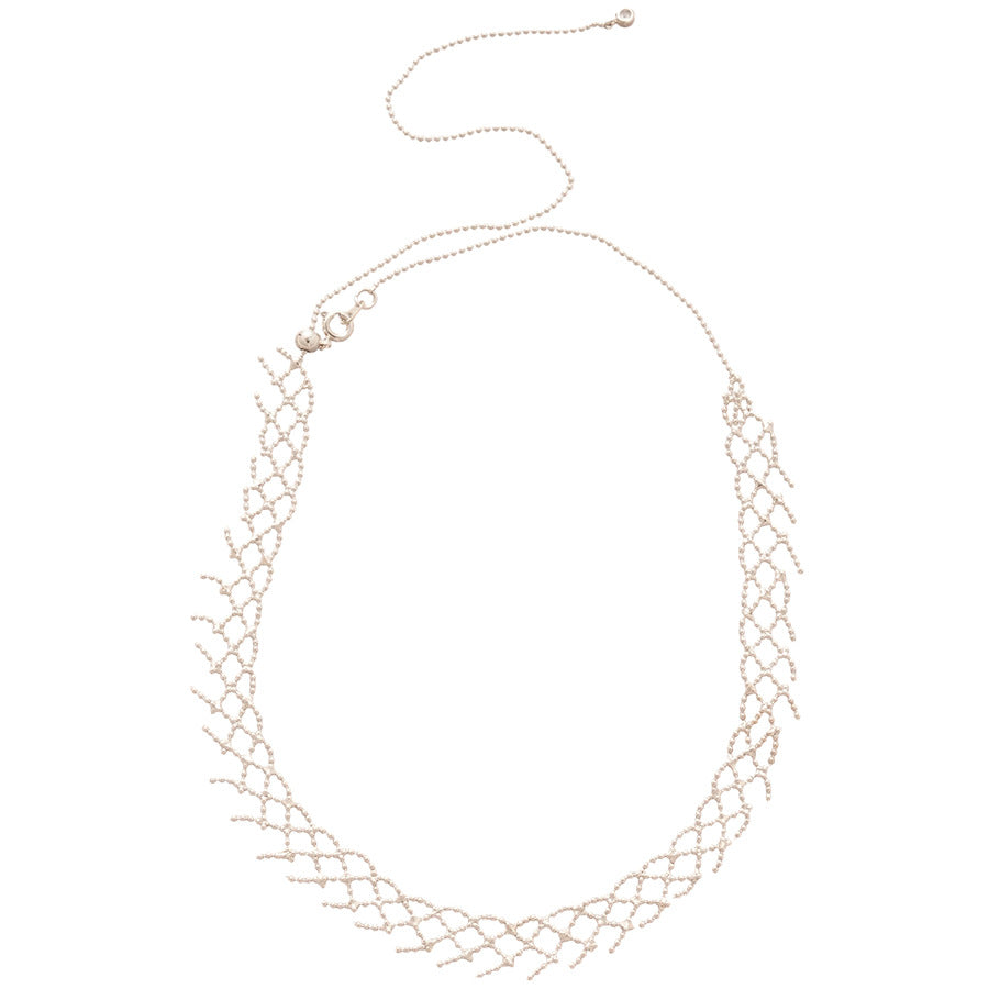 Collar con colgante calado minimalista de inspiración coreana para mujer con cadena de cobre chapado y diseño delicado para clavícula