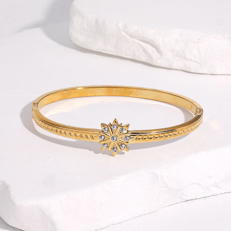Minimalist Luxury Gold Plated Stainless Steel Star Bracelet