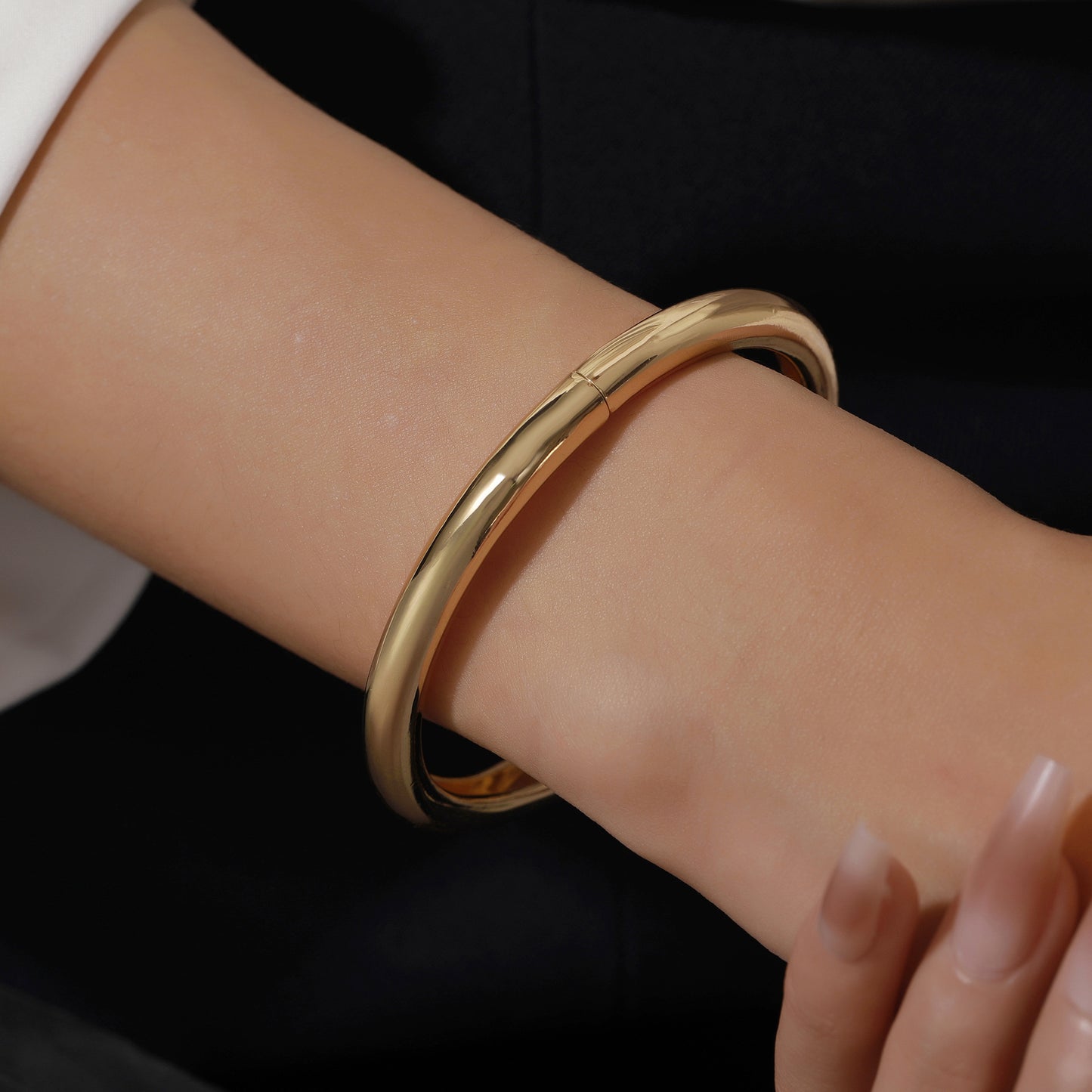 Chunky Irregular Geometric Alloy Spring Bracelet with Polished Finish for Men and Women