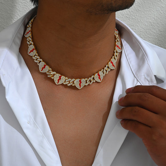 Collar con dije de aleación de zinc en forma de corazón estilo Hip Hop con incrustaciones de pedrería para hombres