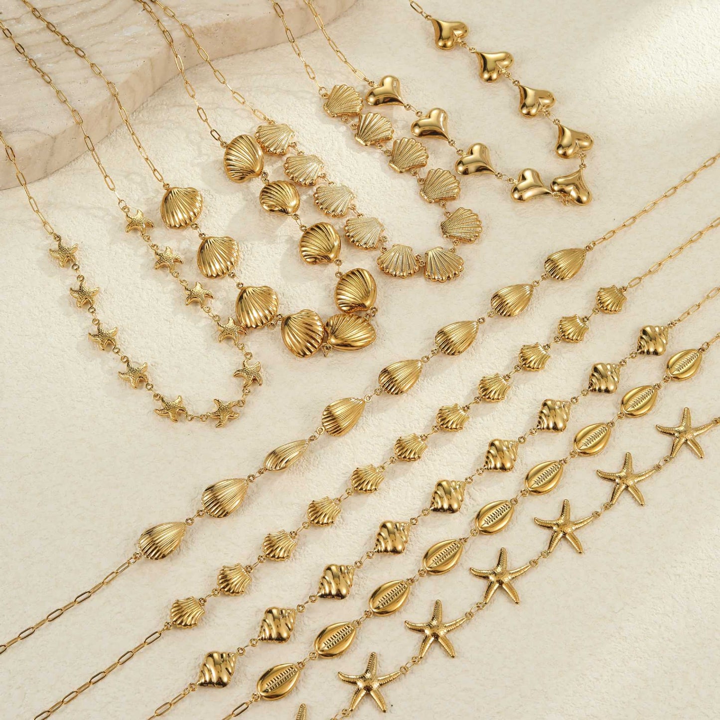 Fashionable Ocean-Themed Hollow Stainless Steel Starfish and Seashell Pendant Necklace with 18K Gold Plating for Women