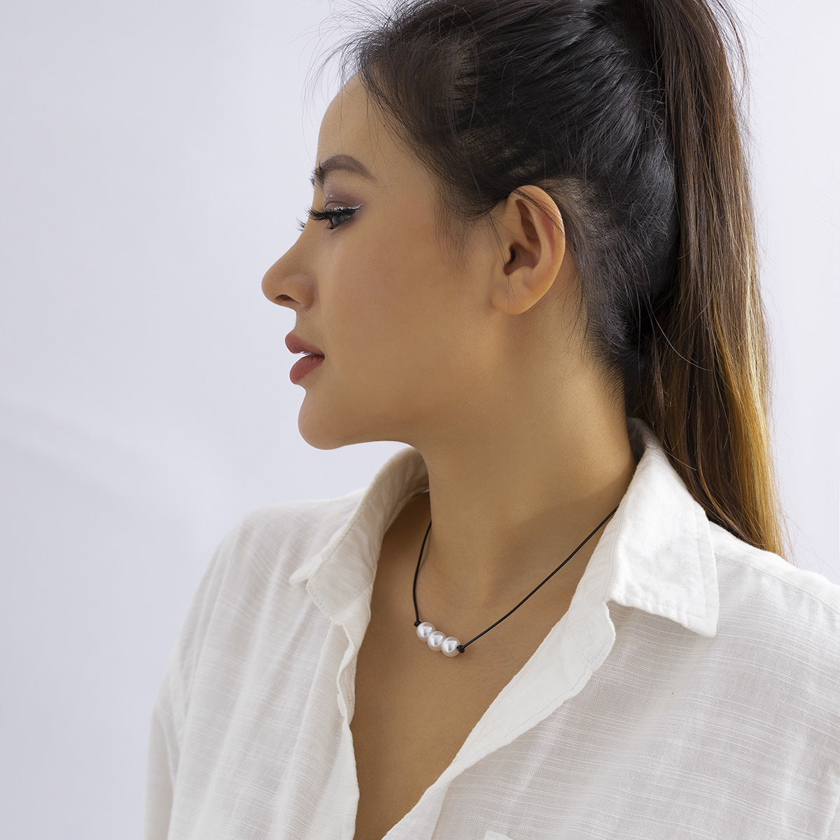 Collana girocollo da donna con ciondolo a perla geometrico minimalista e cordino cerato