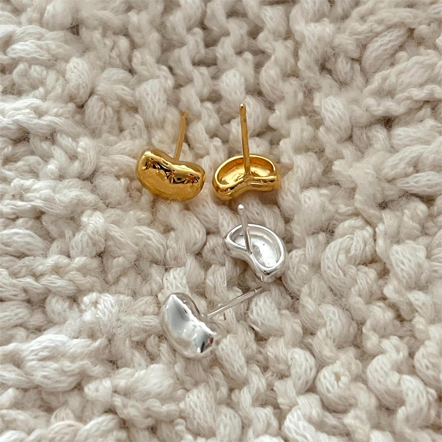 Pendientes de Tachuela Cuadrados Geométricos Minimalistas en Plata de Ley 925 con Baño de Oro