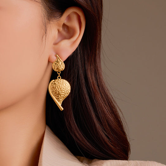 Pendientes de tachuela colgantes con forma de lágrima irregular de acero inoxidable texturizado de estilo vintage para mujer