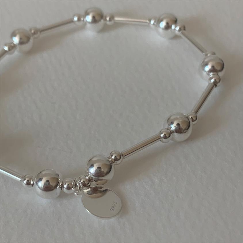 Minimalist Geometric Round Bead Elastic Bracelet in 925 Sterling Silver with Chamfered Square Beads