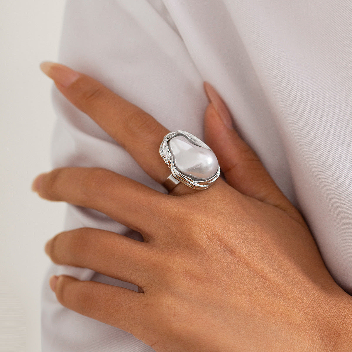 Irregular Baroque-Style Geometric Ring with Imitation Pearl Inlay and Plated Finish for Women