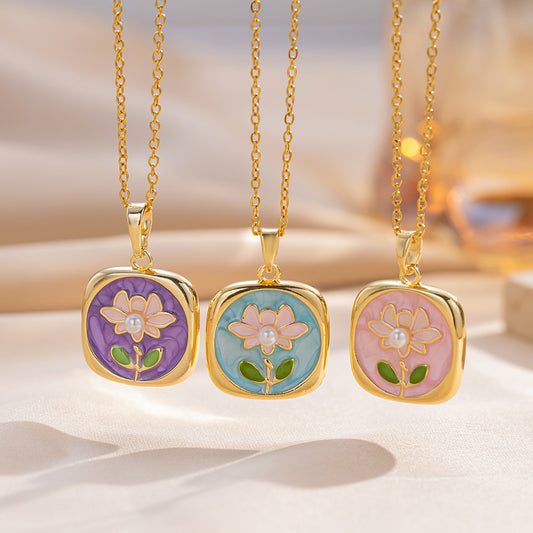 Elegante Collana con Ciondolo Floreale Smaltato da Donna in Acciaio al Titanio con Catena a O, Leggera e Ipoallergenica