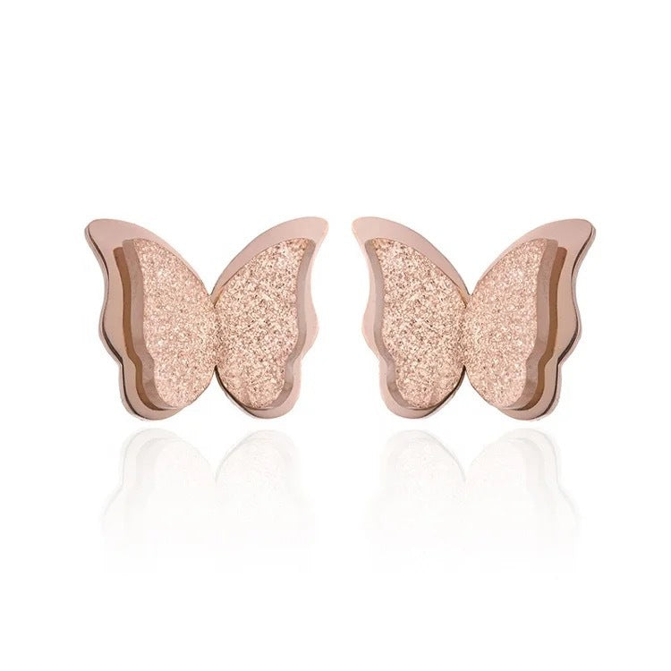 Orecchini da donna minimalisti in acciaio al titanio a forma di farfalla con placcatura in oro 18 carati