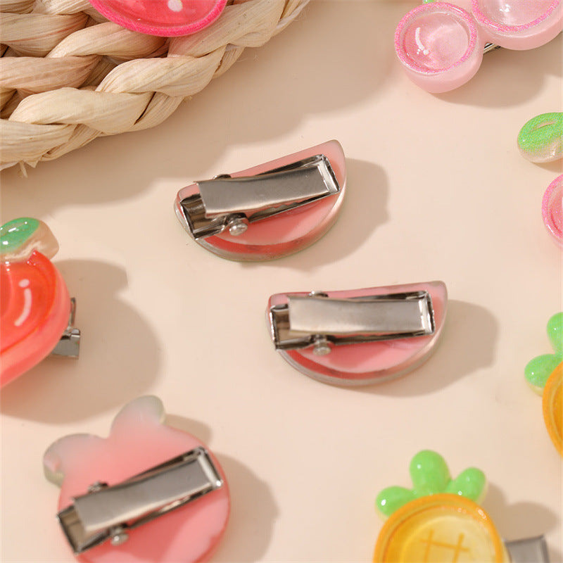 Fermaglio per Capelli Artigianale a Forma di Fragola con Fiocco e Texture Arricciata per Bambine, Accessorio per Capelli in Resina dalla Collezione Principessa