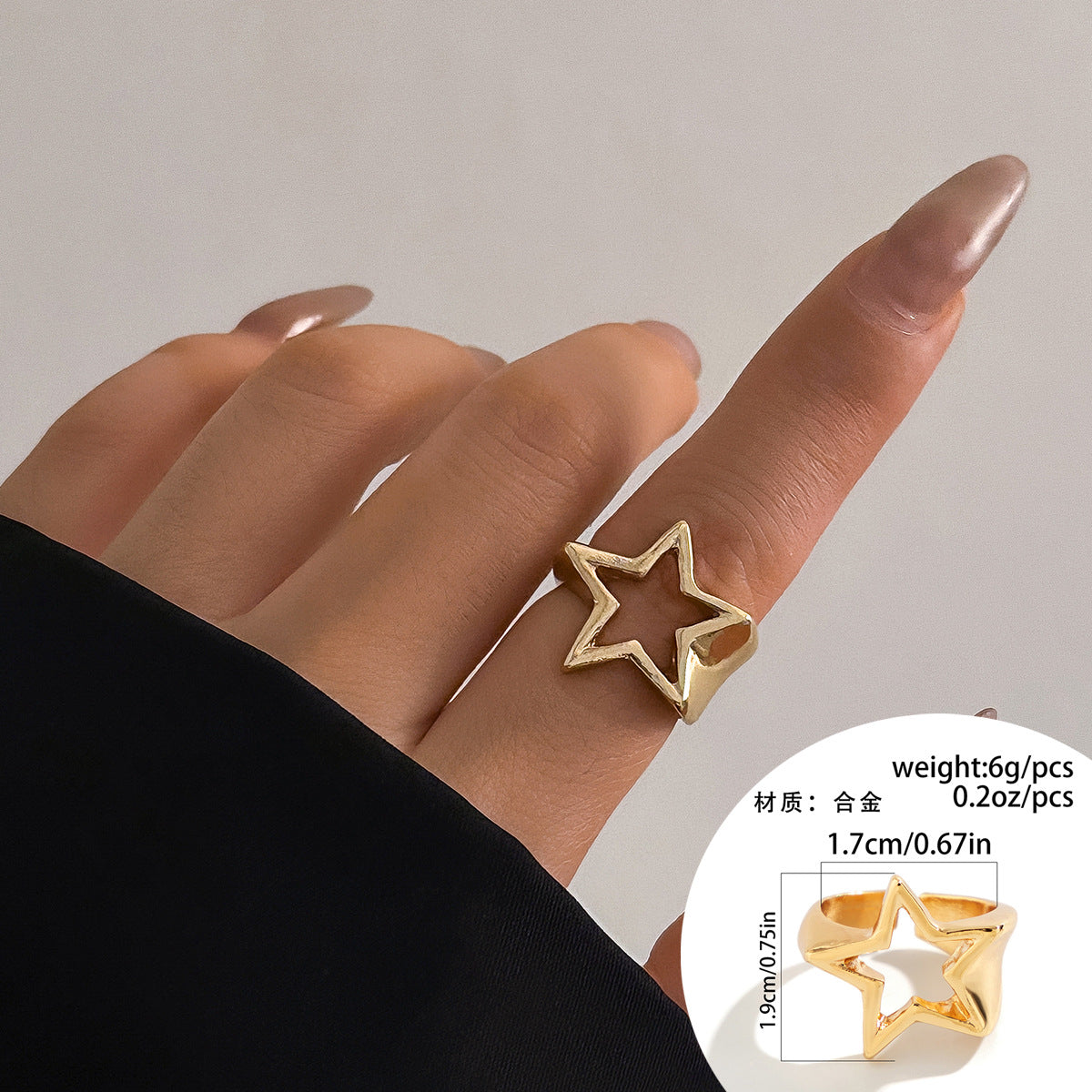 Collar Minimalista de Acero de Titanio con Colgante de Estrella, Diseño Geométrico y Cadena Fina Bañada