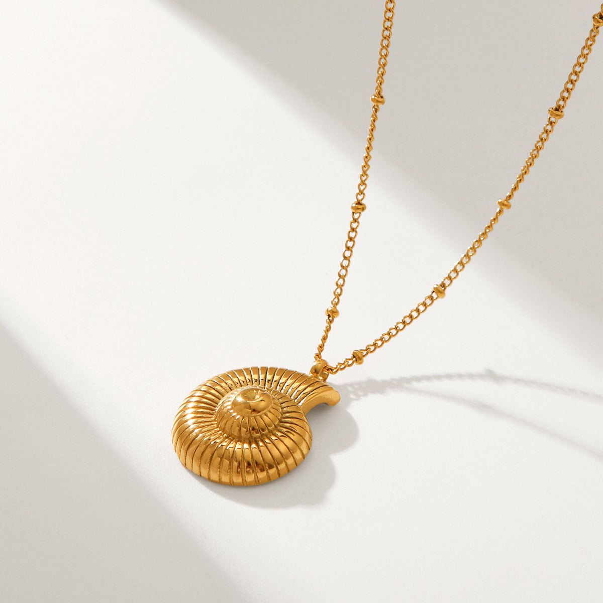 Ins Style 18K Gold Plated Geometric Conch Shell Pendant Titanium Steel Necklace for Women