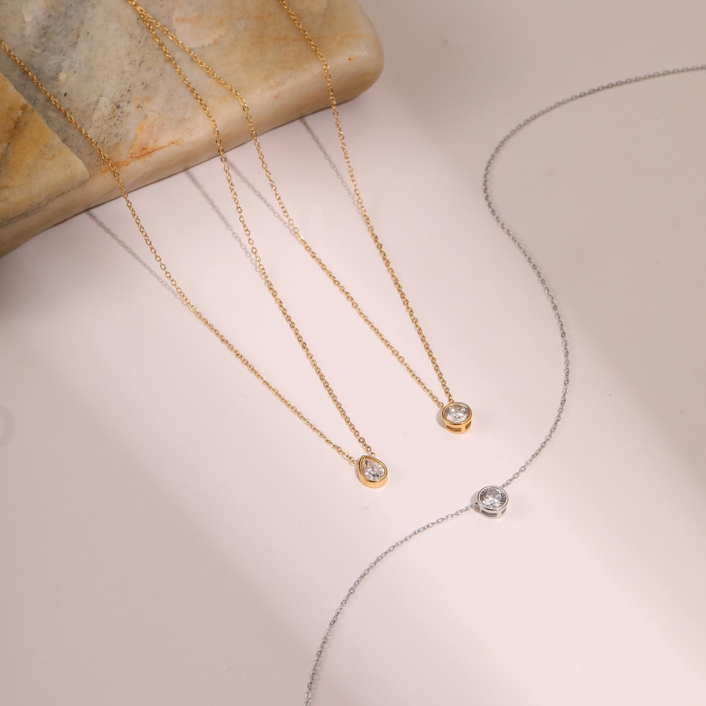 Fashionable Geometric Stainless Steel Necklace with 18K Gold Plating and Zircon Inlay for Women