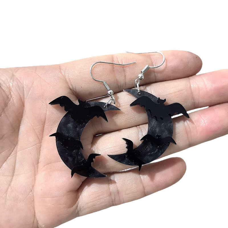 Orecchini da donna pipistrello e luna in acrilico a tema Halloween, con perni in acciaio inossidabile e dettagli intagliati