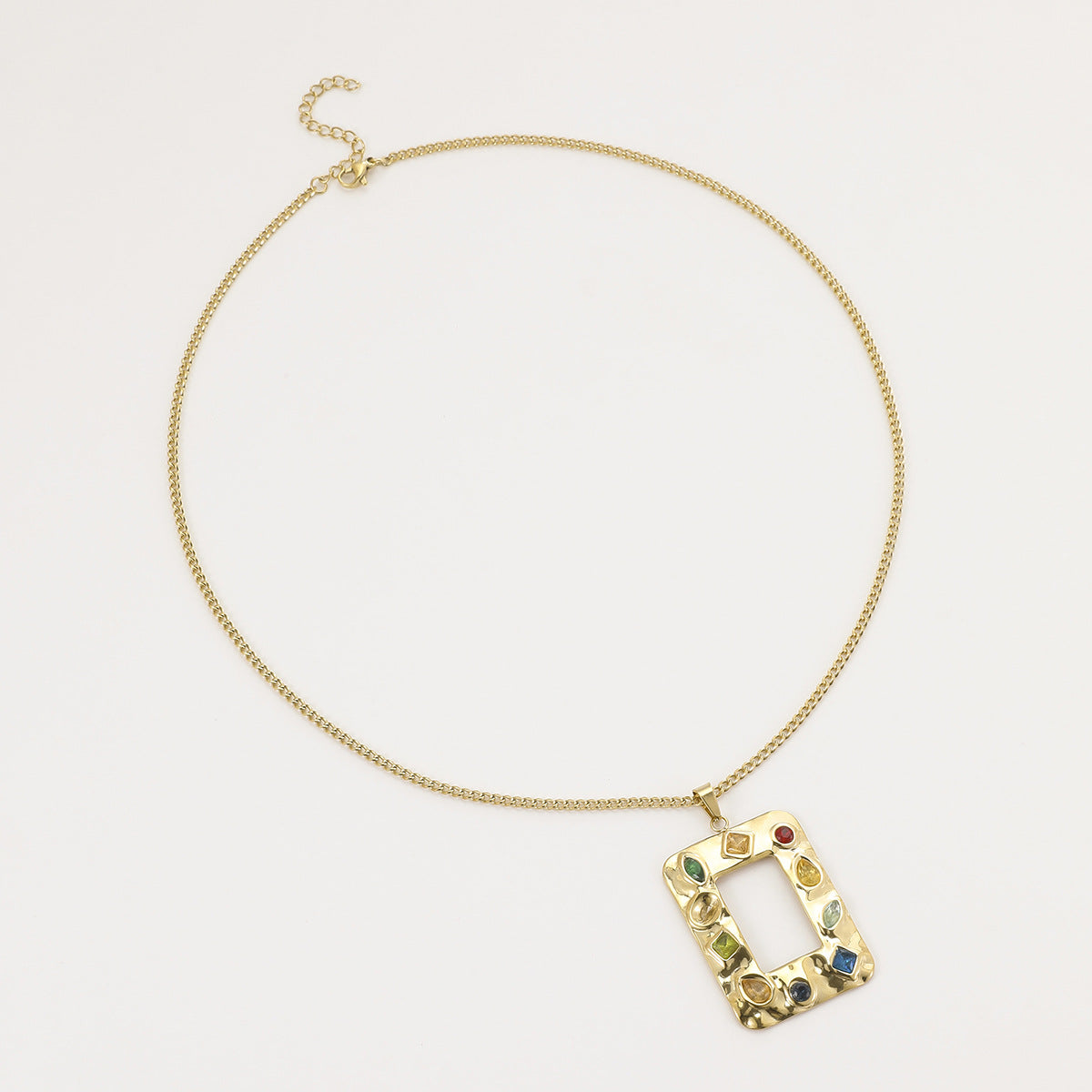 Collana da Donna Elegante a Cuore Geometrico in Acciaio Inossidabile con Intarsio in Zirconi Colorati