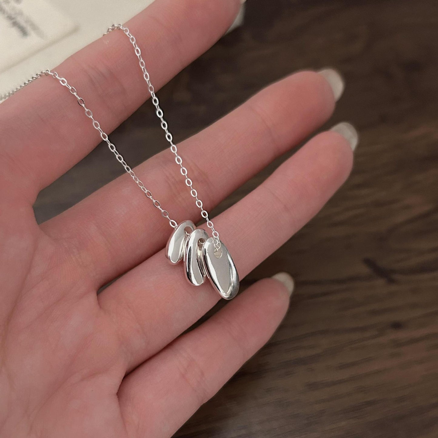 Minimalist Oval Pendant Necklace in 925 Sterling Silver with Electroplated Finish, Tulip-Inspired Geometric Design