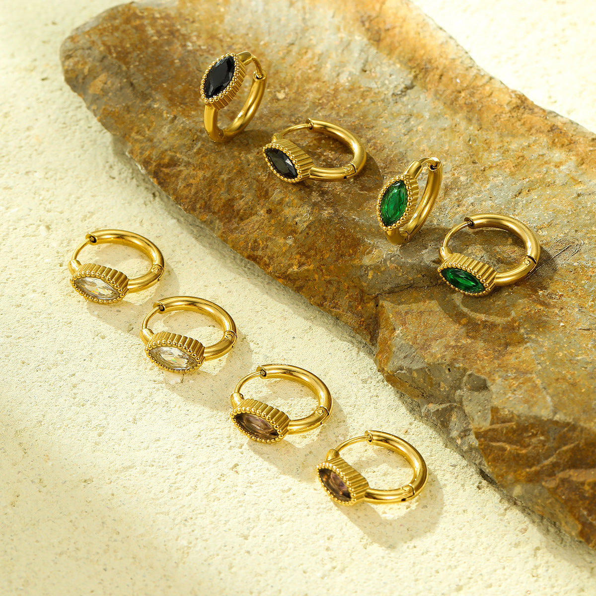 Orecchini geometrici in acciaio inossidabile con intarsio di zirconi per donna, placcati oro 18 carati, orecchini a perno alla moda minimalisti