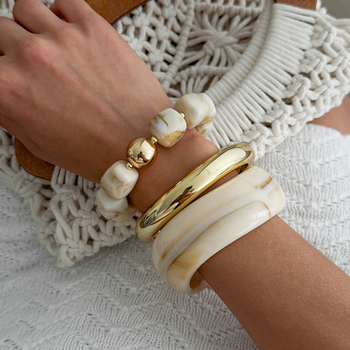 Minimalist Elegant Geometric Gradient Resin Plated Bangle Bracelet